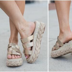 Sidney Gold Distress Slip-on Platform Sandals Sz 10 Jute Heel Embellished Detail